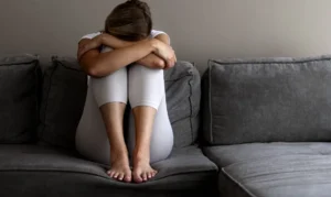Pesquisa revela que 54% das mulheres já sofreram violência de parceiros, mas só 11% dos homens admitem agressões