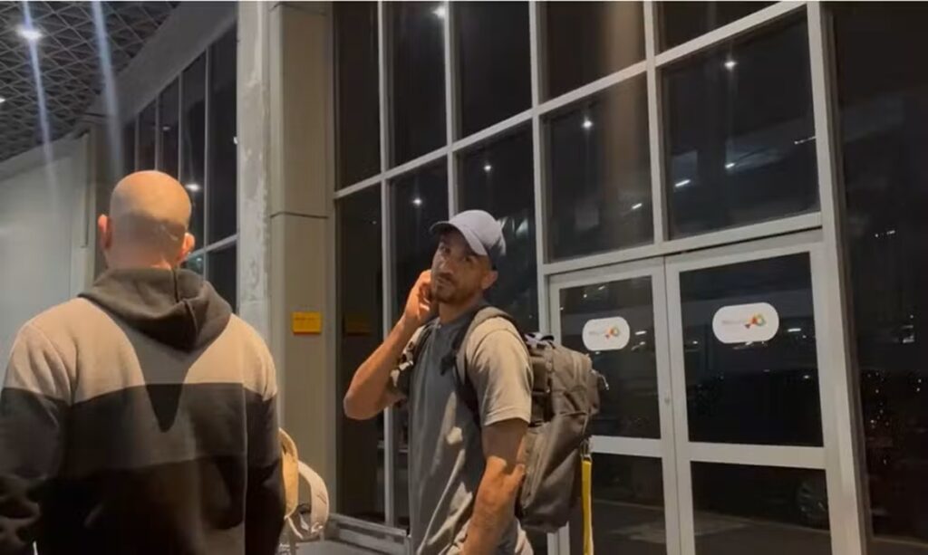 Danilo é o único jogador da Seleção a retornar em voo da CBF após eliminação na Copa 1 Danilo é o único jogador da Seleção a retornar em voo da CBF após eliminação na Copa