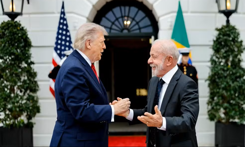 Governo brasileiro repudia tarifa de 25% dos EUA e chama decisão de "marco lastimável" nas relações bilaterais; Brasil acionará Lei de Reciprocidade