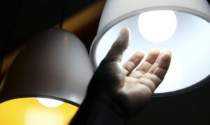 Prévia da inflação cai 0,40% em agosto, a menor desde 2022, puxada por energia e alimentos