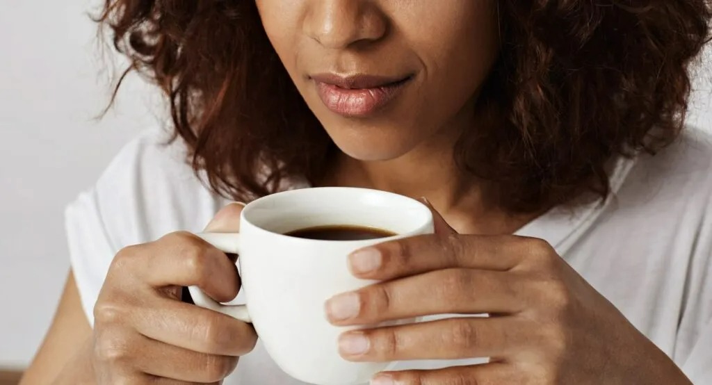 Especialista alerta que consumo excessivo de café pode agravar gastrite, refluxo e Síndrome do Intestino Irritável 1 Especialista alerta que consumo excessivo de café pode agravar gastrite, refluxo e Síndrome do Intestino Irritável