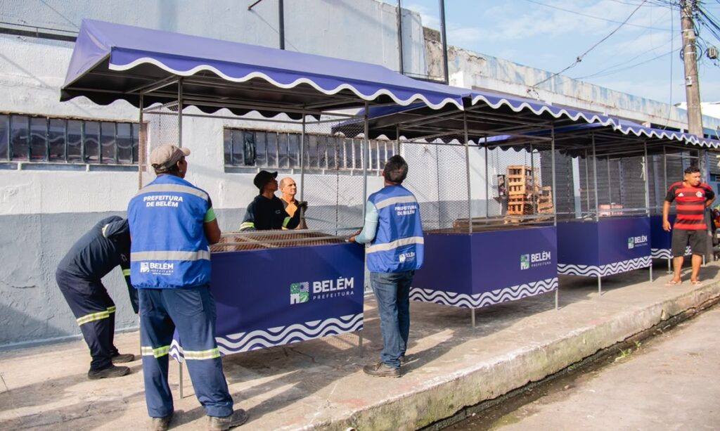 Prefeitura de Belém entrega novas barracas a feirantes após acidente na Feira da Mundurucus 1 Prefeitura de Belém entrega novas barracas a feirantes após acidente na Feira da Mundurucus