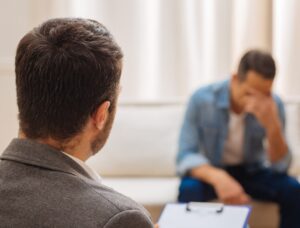 Ansiedade, estresse ou burnout? Psicóloga alerta para sinais que exigem atenção além do dia a dia