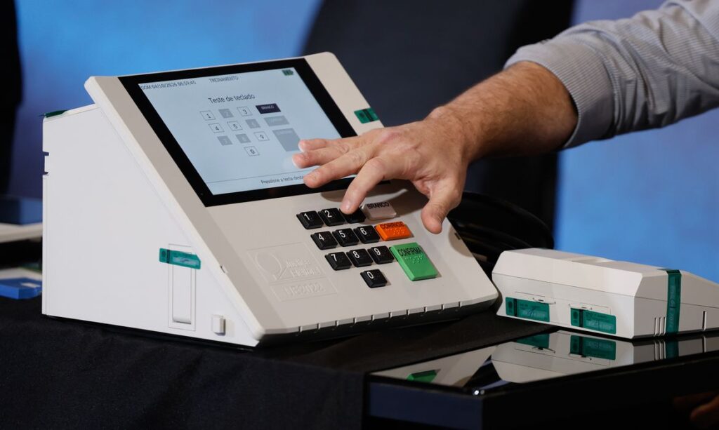 TSE afirma que totalização dos votos é aberta, auditável e segura, com 40 oportunidades de fiscalização 1 TSE afirma que totalização dos votos é aberta, auditável e segura, com 40 oportunidades de fiscalização