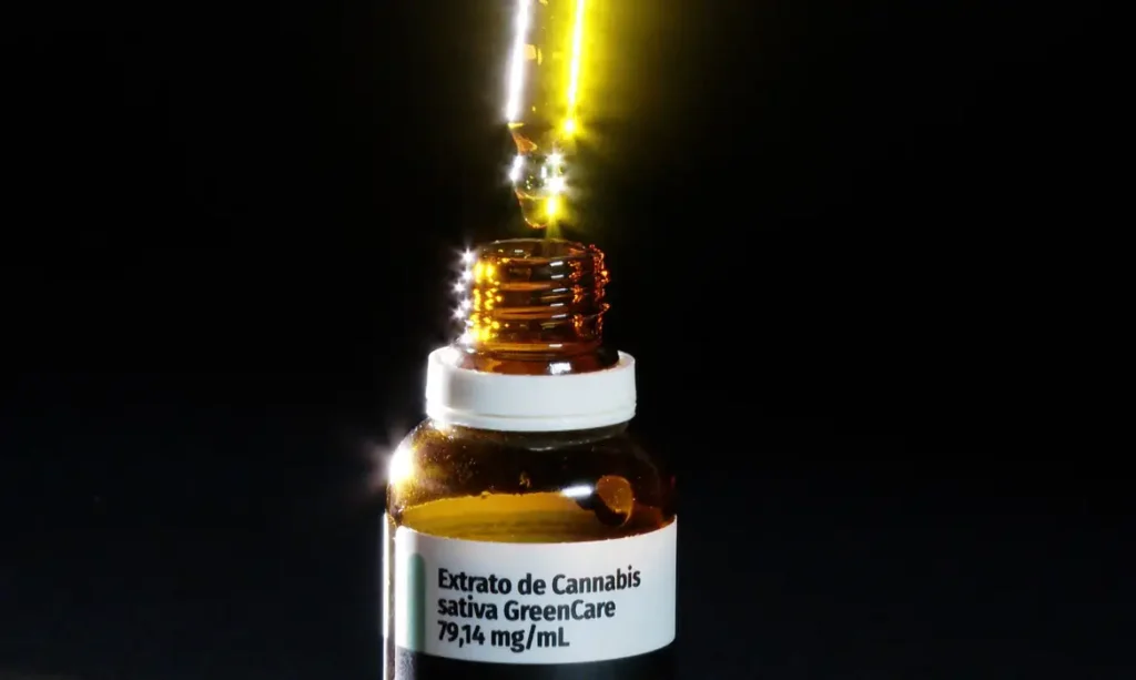 Importações de cannabis medicinal crescem 29% no primeiro semestre de 2026, com média de 20 mil autorizações mensais, aponta levantamento da Cannect