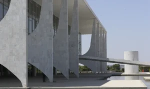 Eleições 2026: Presidente da República é chefe de Estado e de governo; vice o substitui em ausências e vacâncias