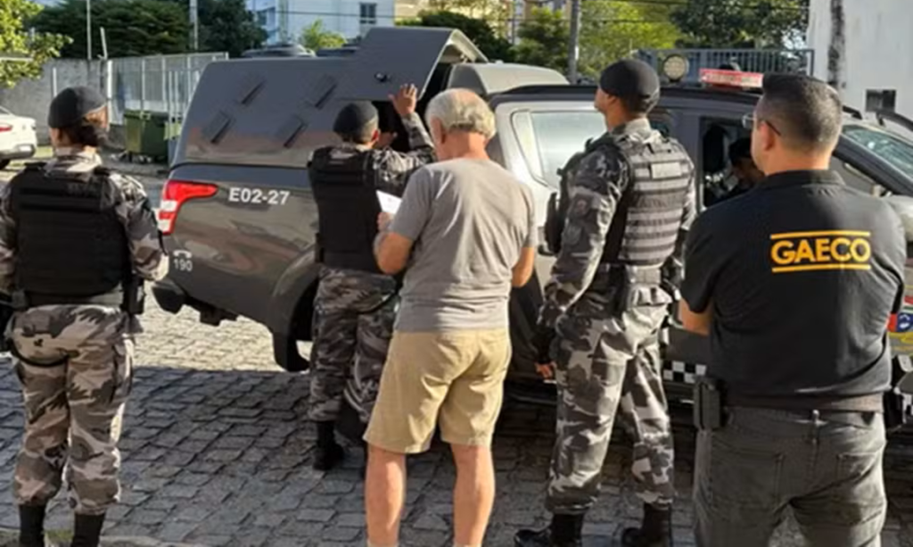 Ex-marido de Maria da Penha é preso em Natal por descumprir medida protetiva ao dar entrevista à TV Record 1 Ex-marido de Maria da Penha é preso em Natal por descumprir medida protetiva ao dar entrevista à TV Record