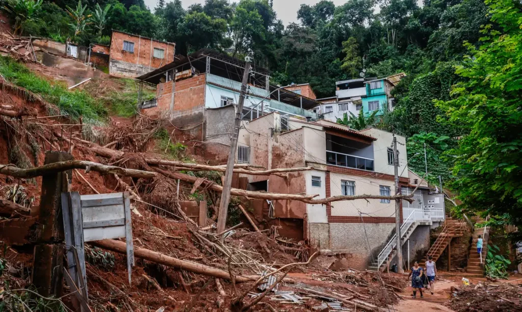 Ministério das Cidades atualiza manual de mapeamento de riscos de desastres em áreas urbanas após quase 20 anos; nova classificação foca em riscos médio, alto e muito alto 1 Ministério das Cidades atualiza manual de mapeamento de riscos de desastres em áreas urbanas após quase 20 anos; nova classificação foca em riscos médio, alto e muito alto