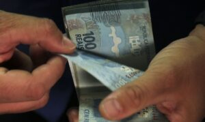 Desenrola Adimplentes começa a operar com juros de até 1,99% ao mês para trabalhadores informais