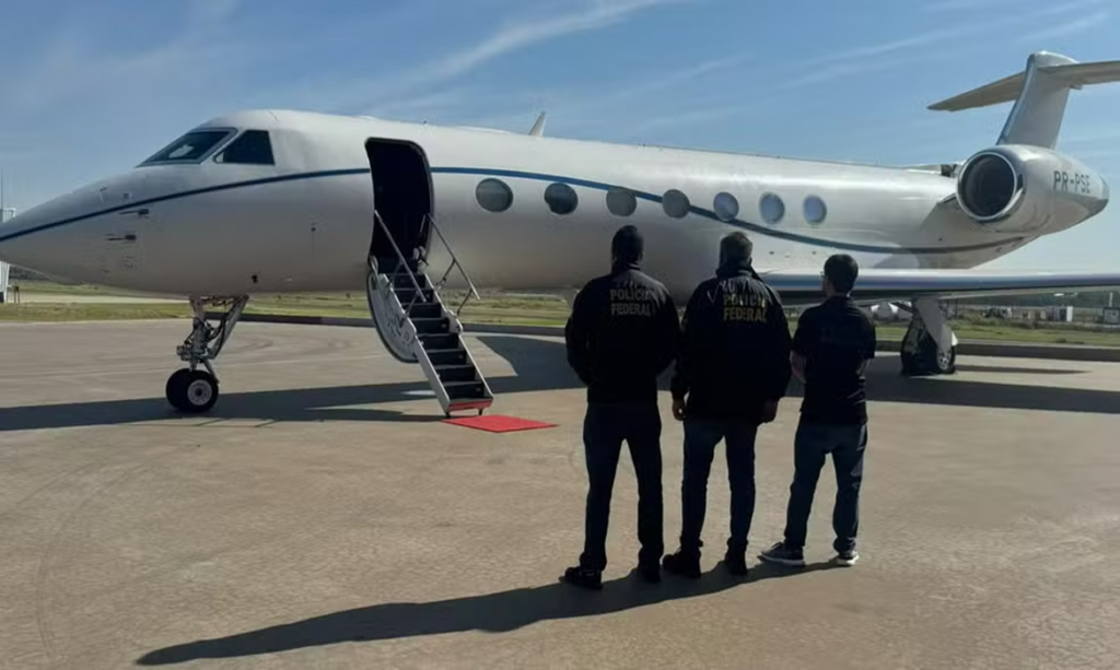 PF localiza avião de Daniel Vorcaro no Paraguai