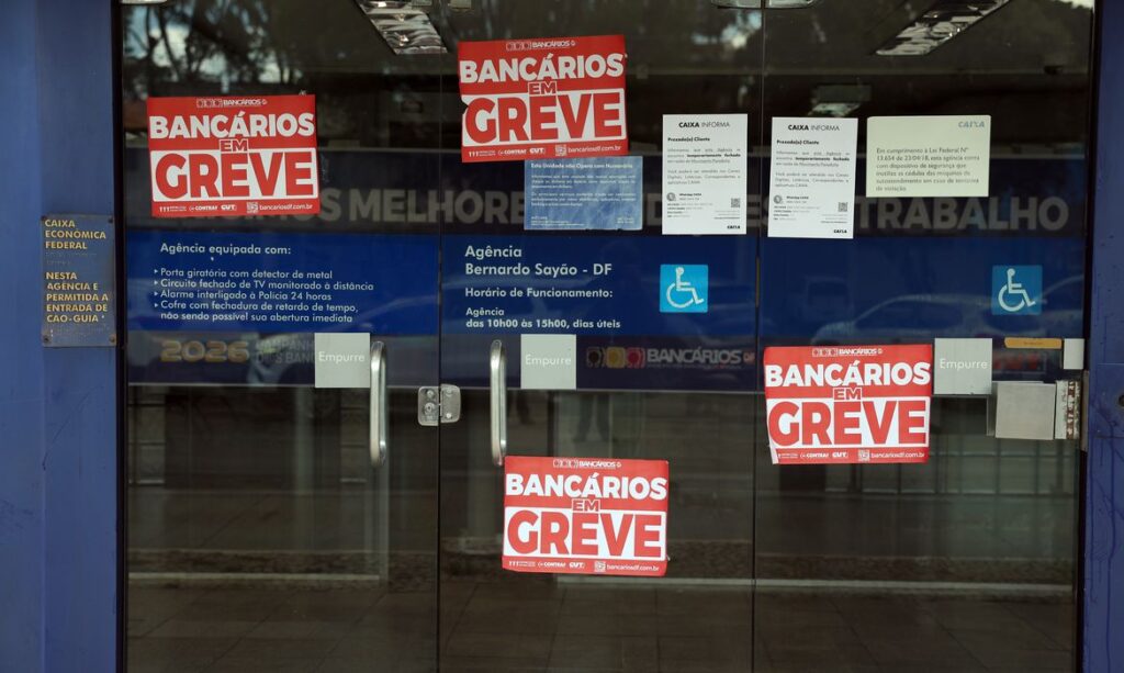Bancários rejeitam proposta da Caixa e mantêm greve nacional 1 Bancários rejeitam proposta da Caixa e mantêm greve nacional