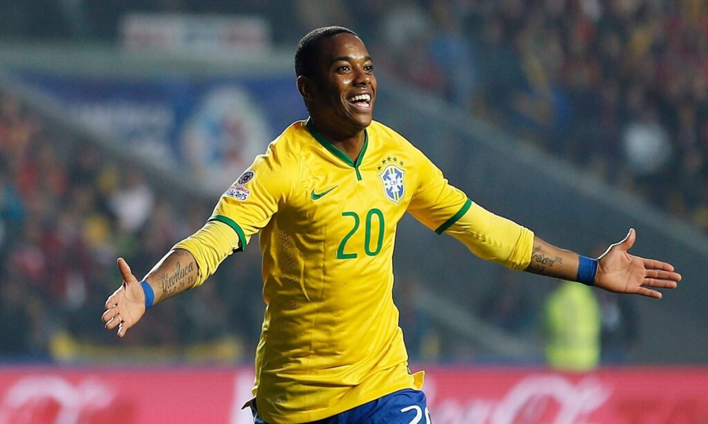 Justiça reduz em 72 dias pena de Robinho por atividades na prisão