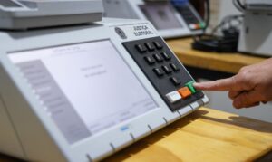 Justiça Eleitoral oferece transporte gratuito e urnas adaptadas para eleitores com deficiência até 14 de setembro