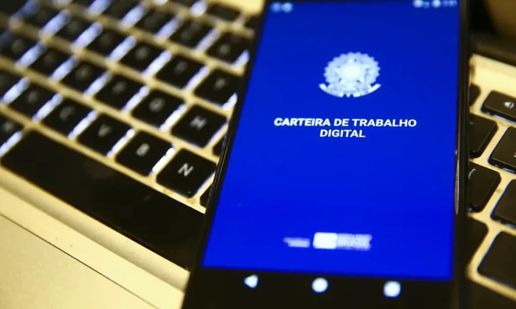 Taxa de desemprego cai para 5,3% e mercado de trabalho bate recordes 1 Taxa de desemprego cai para 5,3% e mercado de trabalho bate recordes
