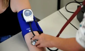 Hipertensão pode evoluir silenciosamente e comprometer órgãos vitais