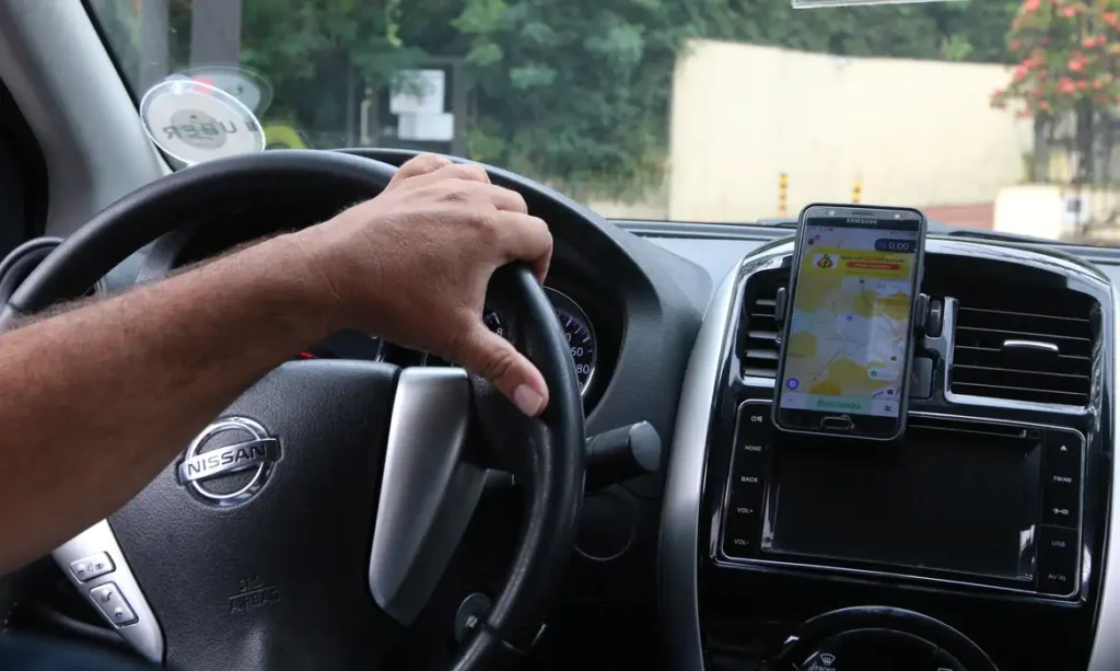 CMN regulamenta crédito de até R$ 200 mil para taxistas e motoristas de aplicativo