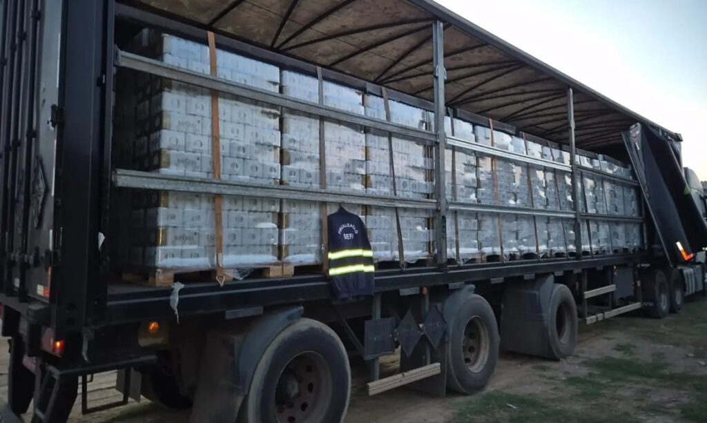 Três cargas de cerveja avaliadas em mais de R$ 1 milhão são apreendidas no Pará 1 Três cargas de cerveja avaliadas em mais de R$ 1 milhão são apreendidas no Pará