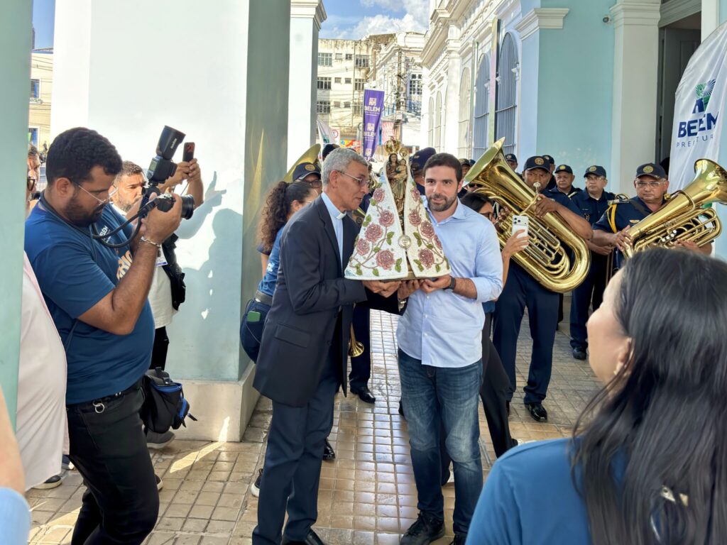 Imagem Peregrina de Nossa Senhora de Nazaré visita Palácio Antônio Lemos