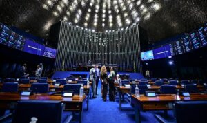 Fim da escala 6x1 volta à pauta do Senado e pode avançar na votação