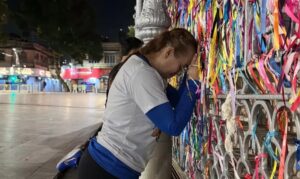 Valéria Paiva encara madrugada de caminhada rumo a Belém para cumprir promessa no Círio